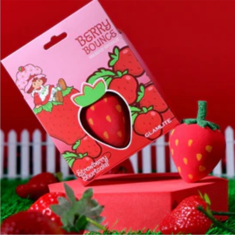 Strawberry Shortcake Glamlite Makeup PR Box Full Collection Set ๐ - Picture 9 of 10